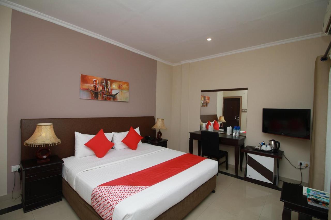 Oyo 317 Choy'S Waterfront Residence Negombo Bagian luar foto