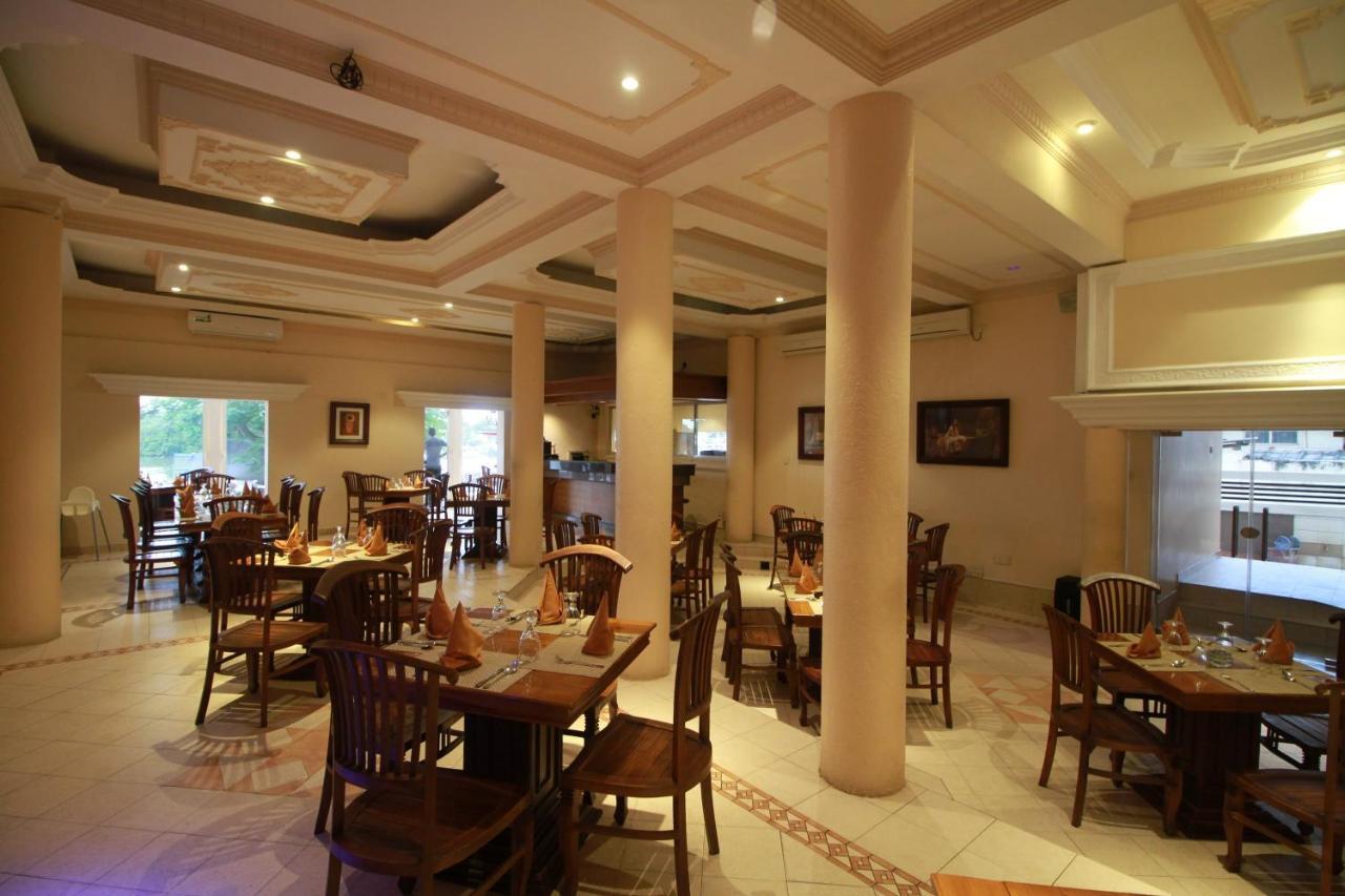 Oyo 317 Choy'S Waterfront Residence Negombo Bagian luar foto