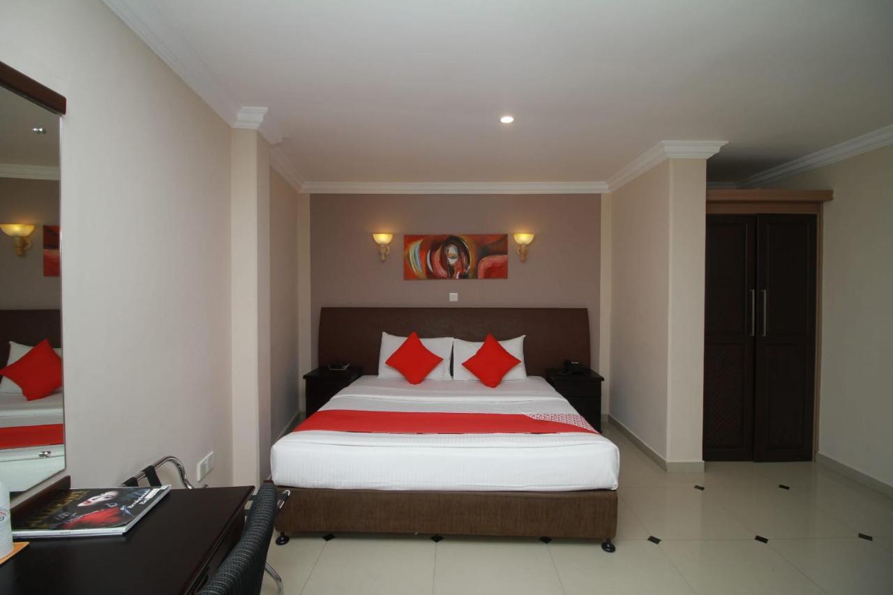 Oyo 317 Choy'S Waterfront Residence Negombo Bagian luar foto
