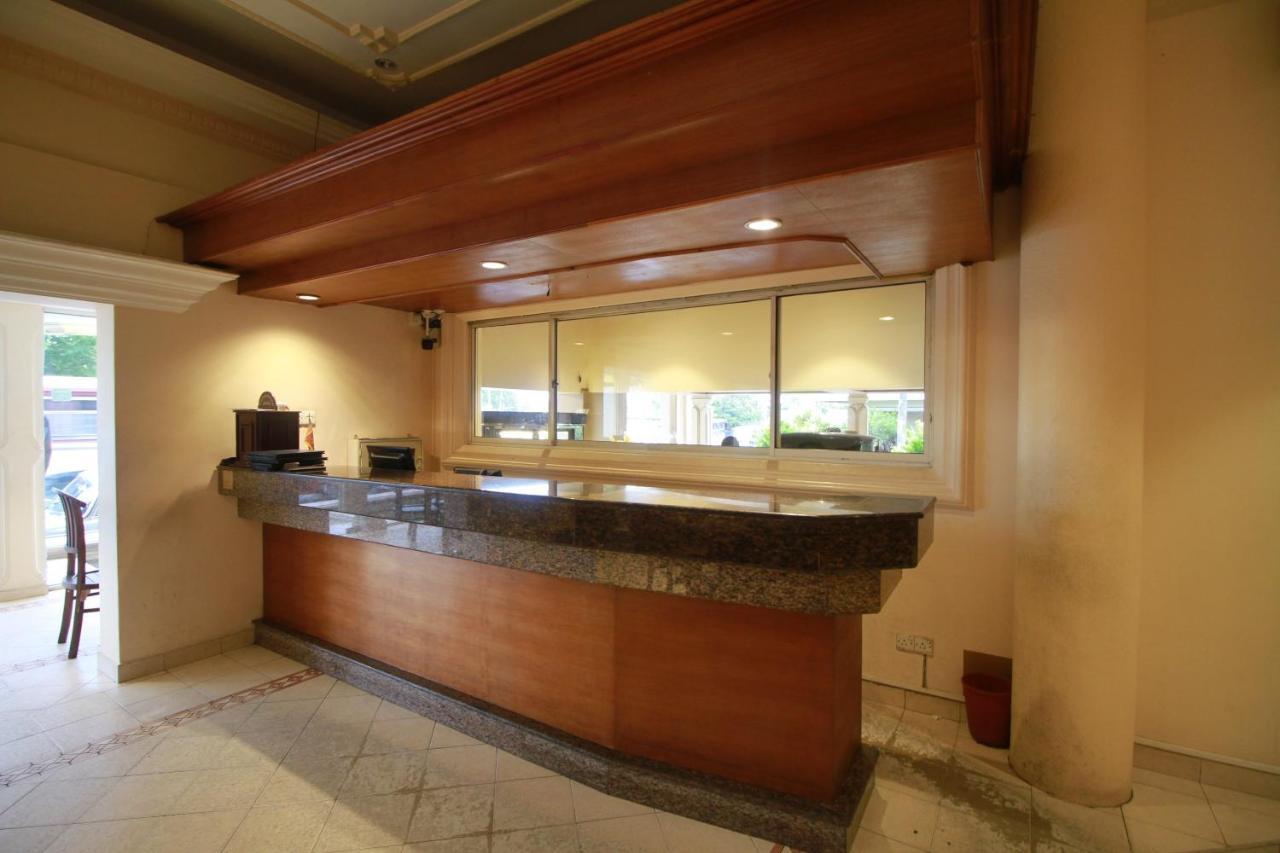 Oyo 317 Choy'S Waterfront Residence Negombo Bagian luar foto