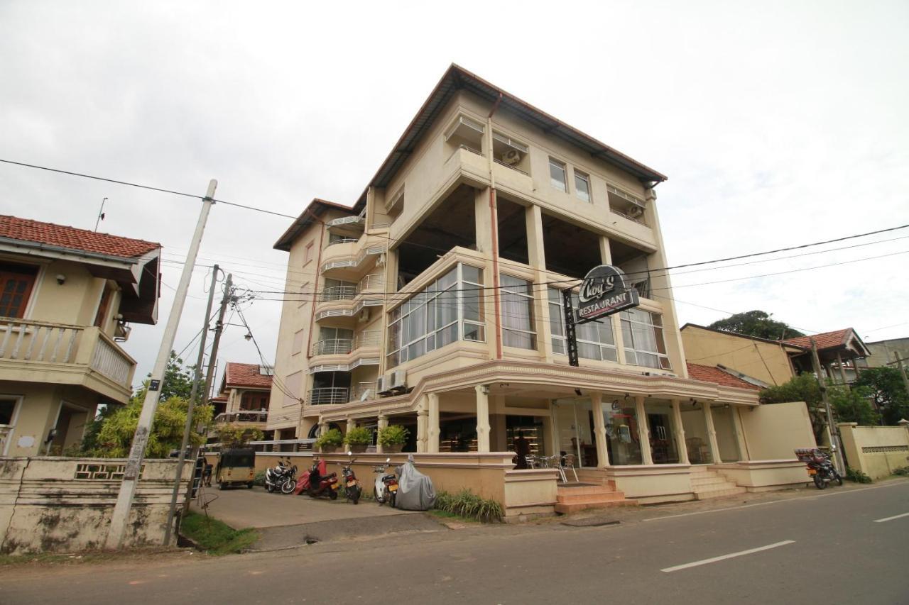 Oyo 317 Choy'S Waterfront Residence Negombo Bagian luar foto